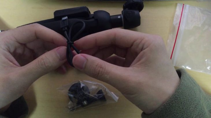 2020.12.07月[商品紹介]三脚付ワイヤレスセルカ棒