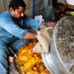 Pakistani Street Food – The BEST CHICKEN BIRYANI! Karachi Pakistan